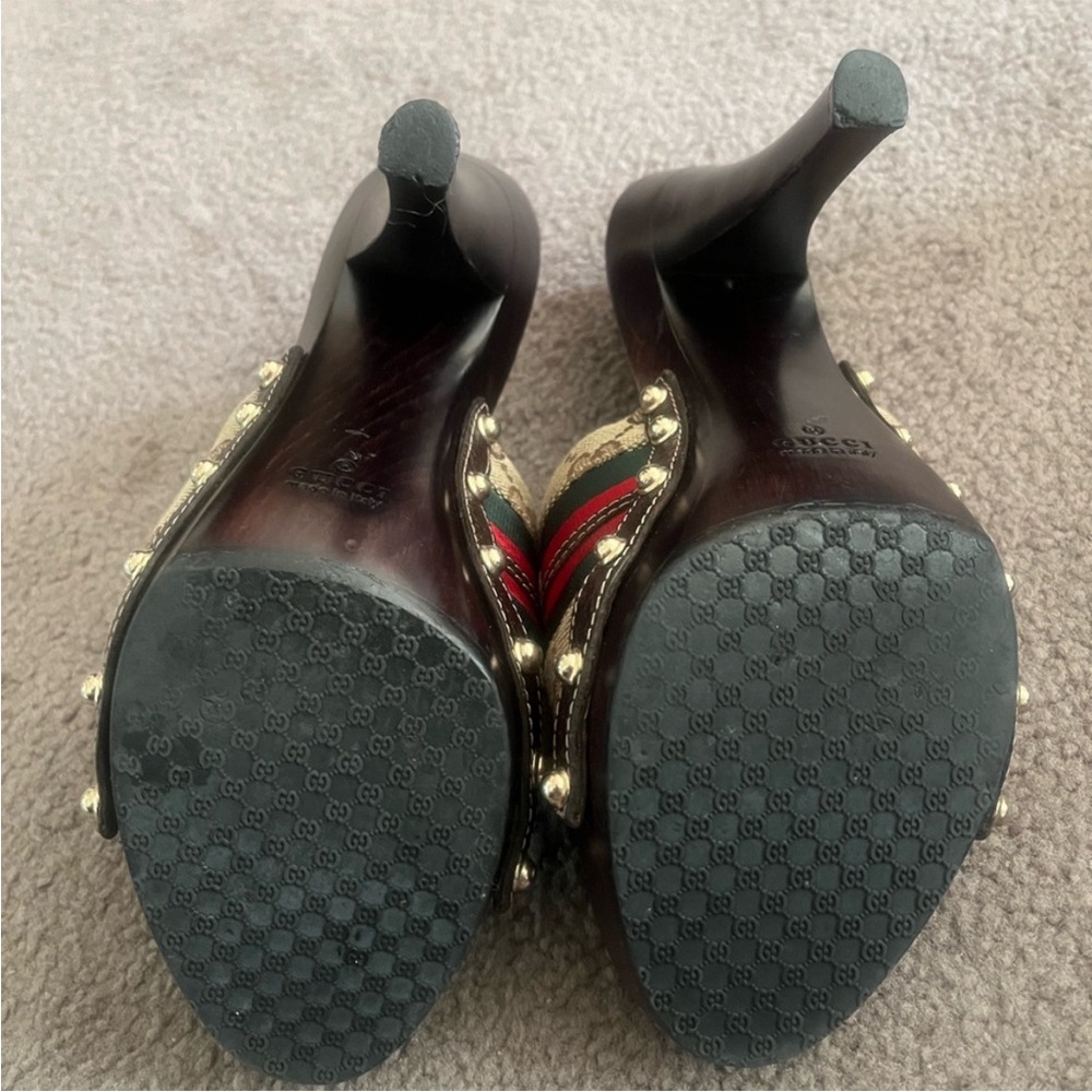 Gucci Women's Mules with Red, Green, and Black Accents - Picture 6 of 7